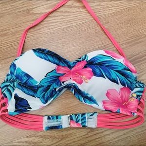 Super cute floral bikini top!
